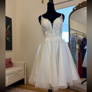 Chic White Lace Mini Dress